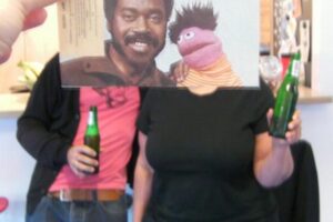 interesting-sleeveface-photos-04-funny-pics
